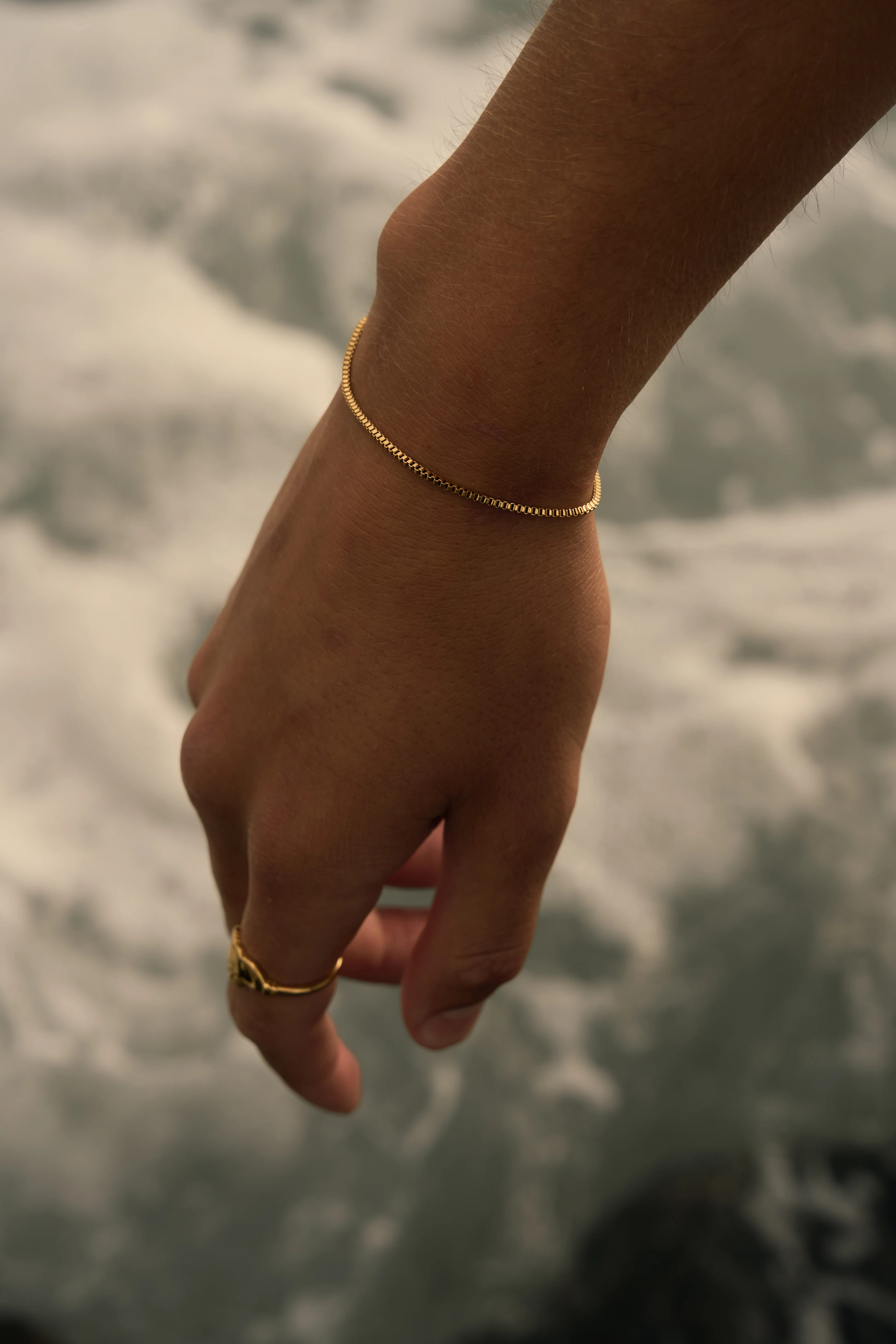 Éire Box Chain Bracelet - Image 10