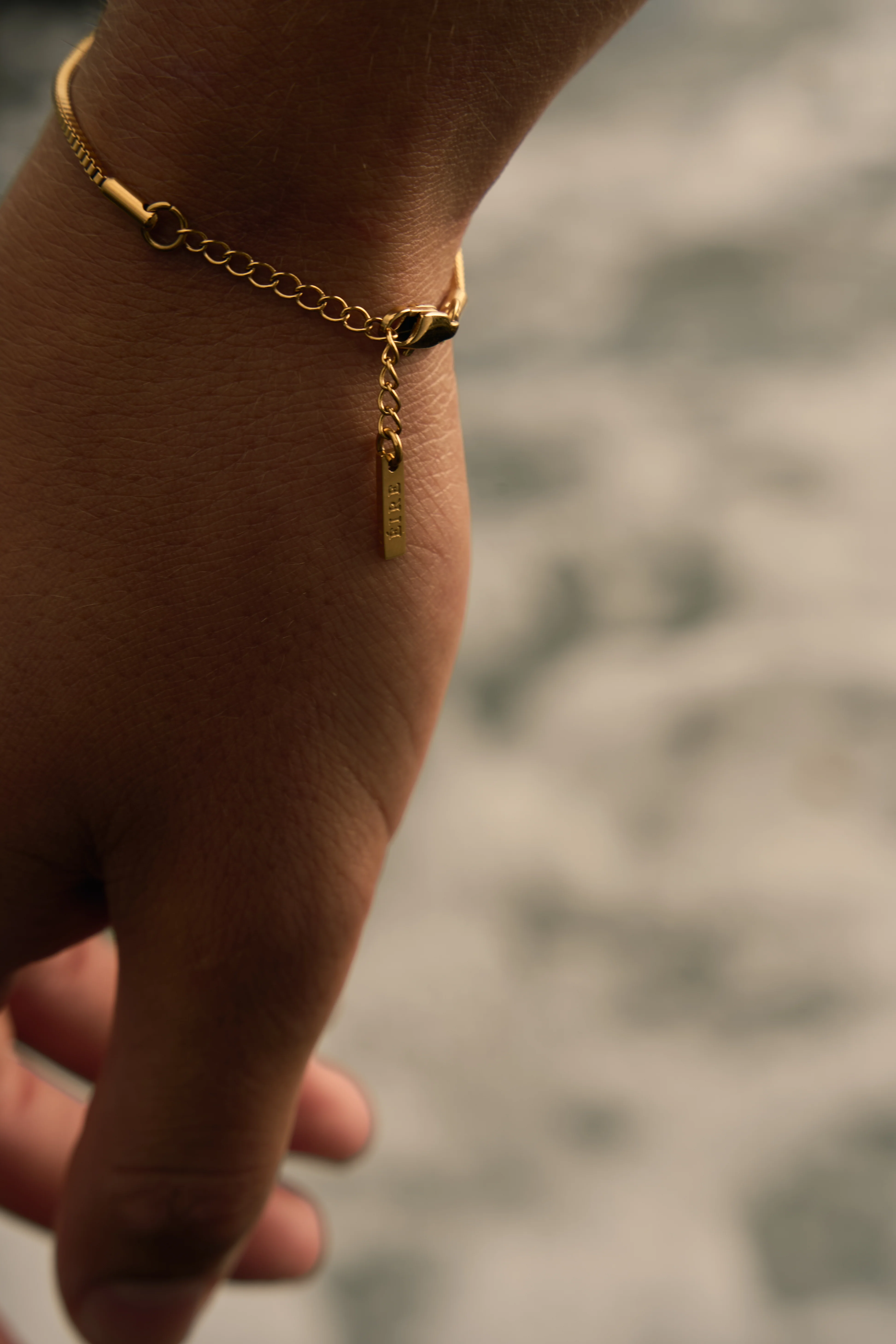 Éire Box Chain Bracelet - Image 8