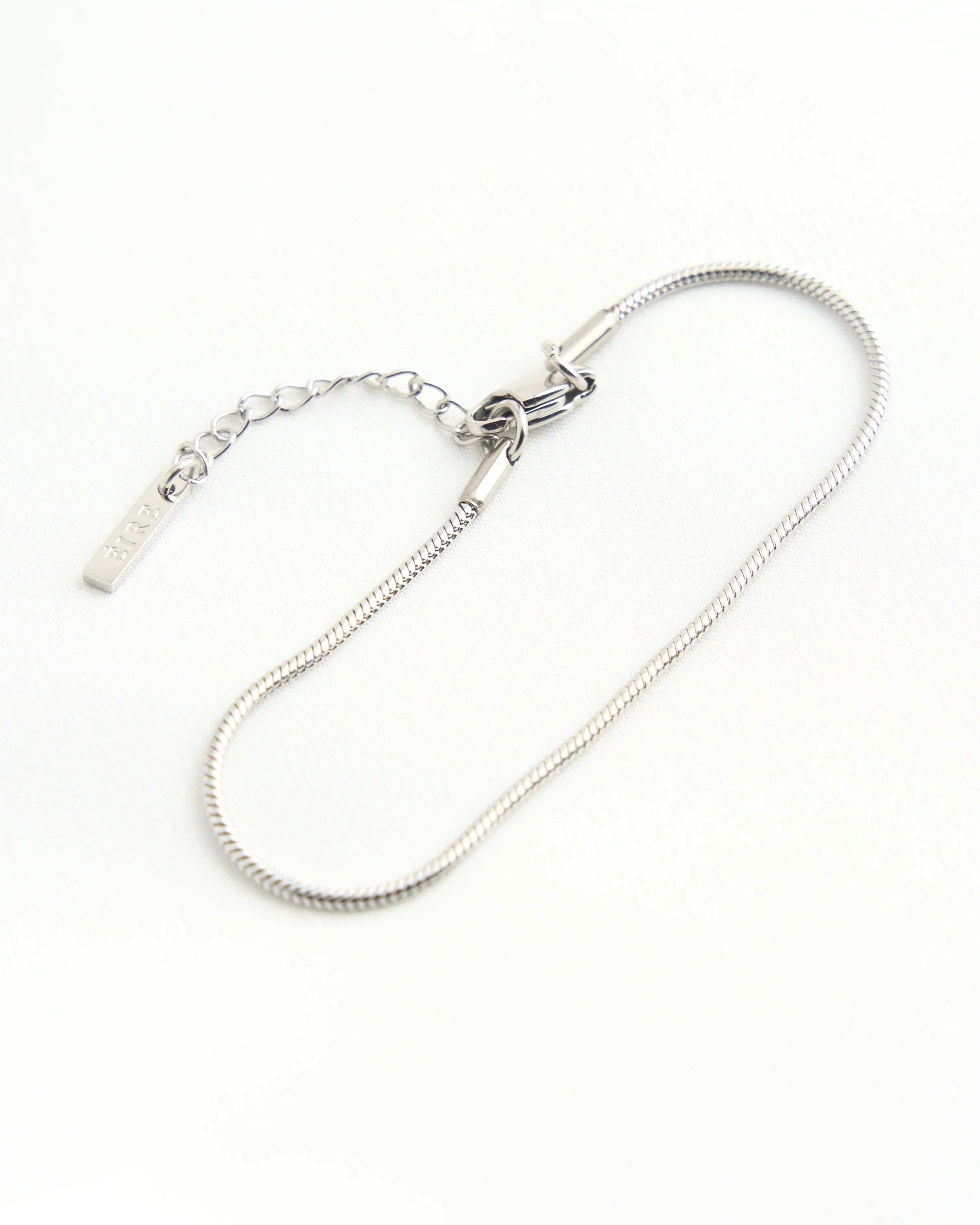 Éire Snake Chain Bracelet - Image 4