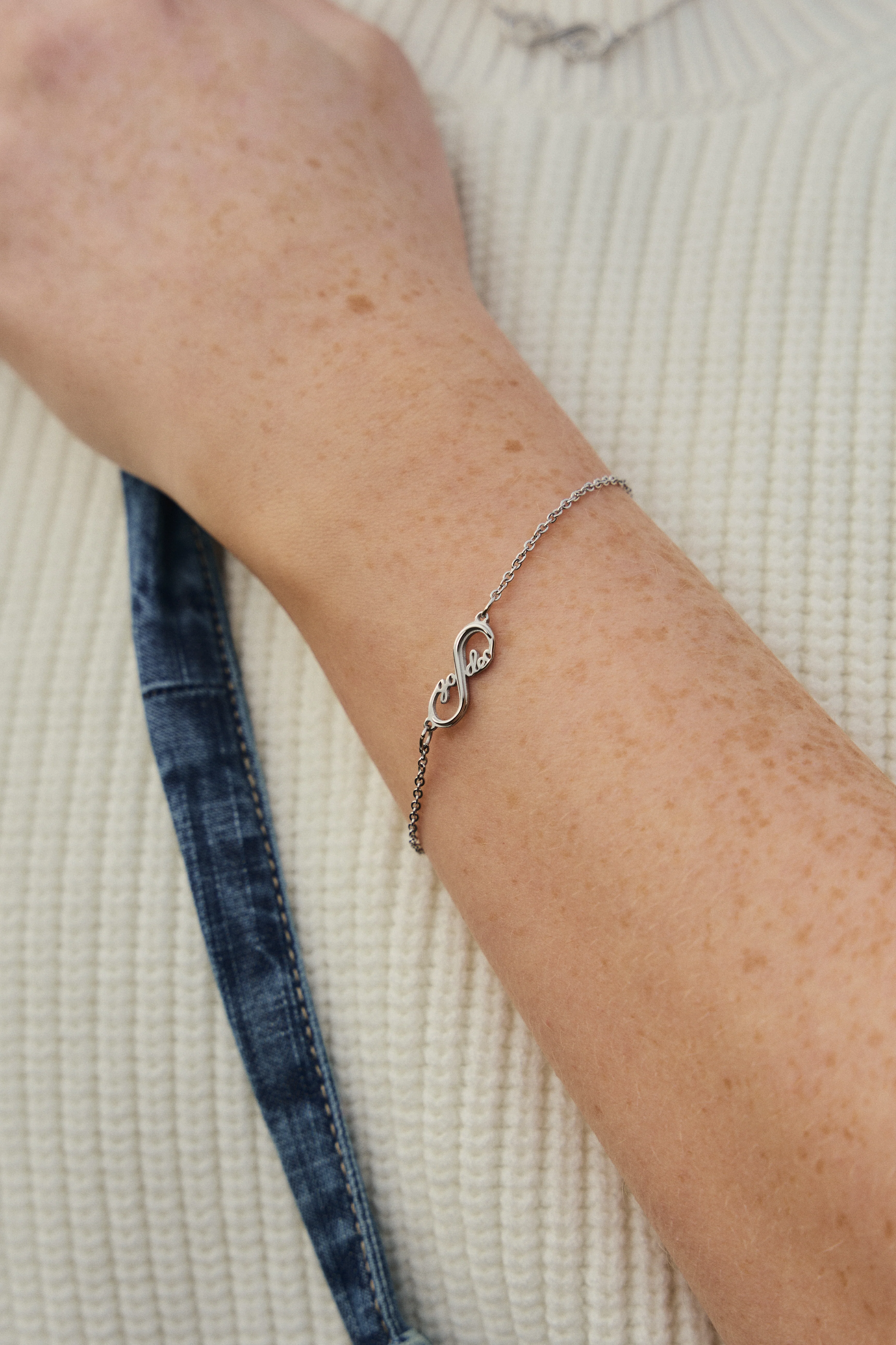 Go Deo Infinity Bracelet - Image 4