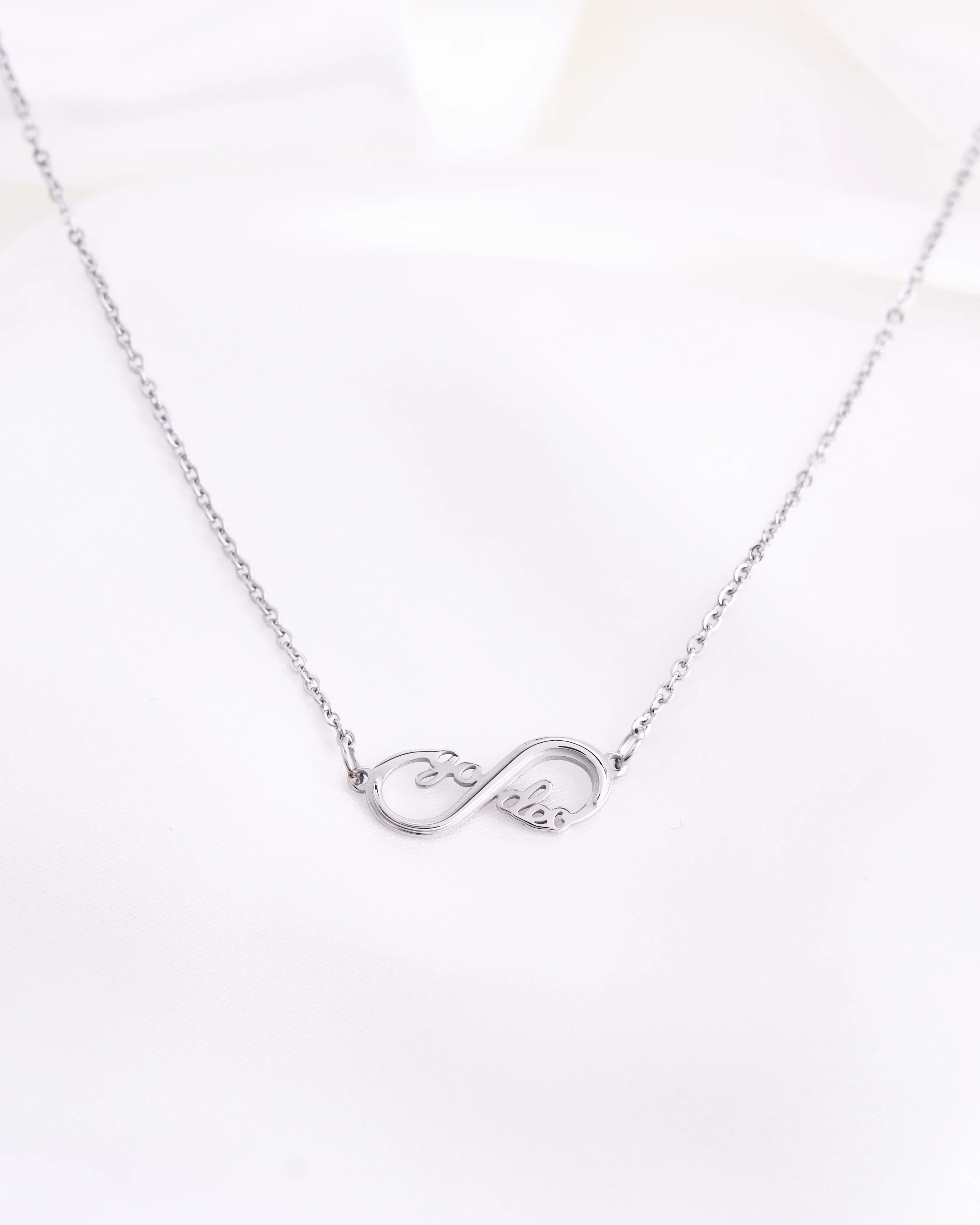 Go Deo Infinity Necklace - Image 3