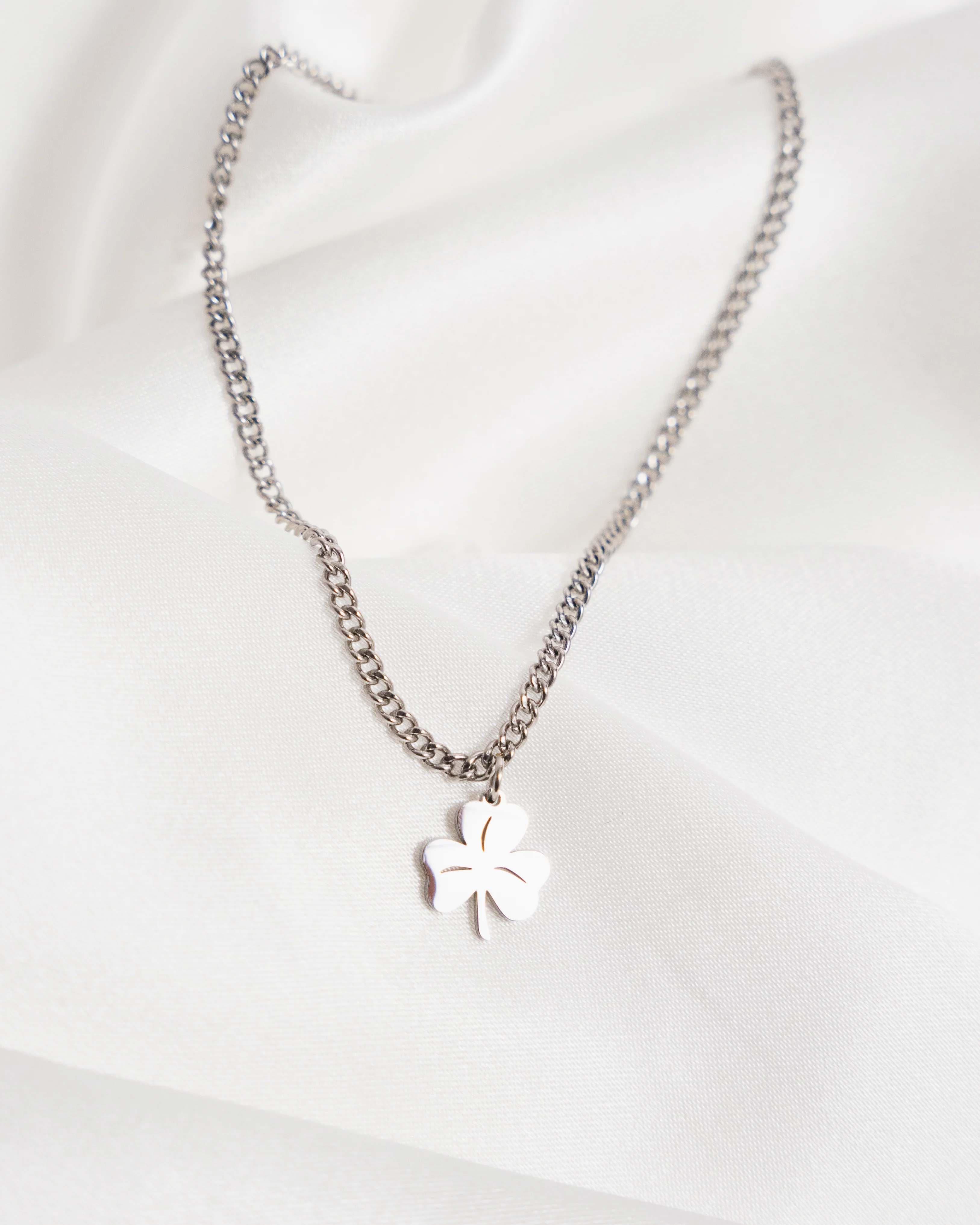 Irish Shamrock Pendant Bracelet - Image 5