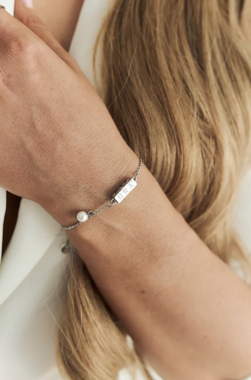 Grá Pearl Pendant Bracelet - Image 9