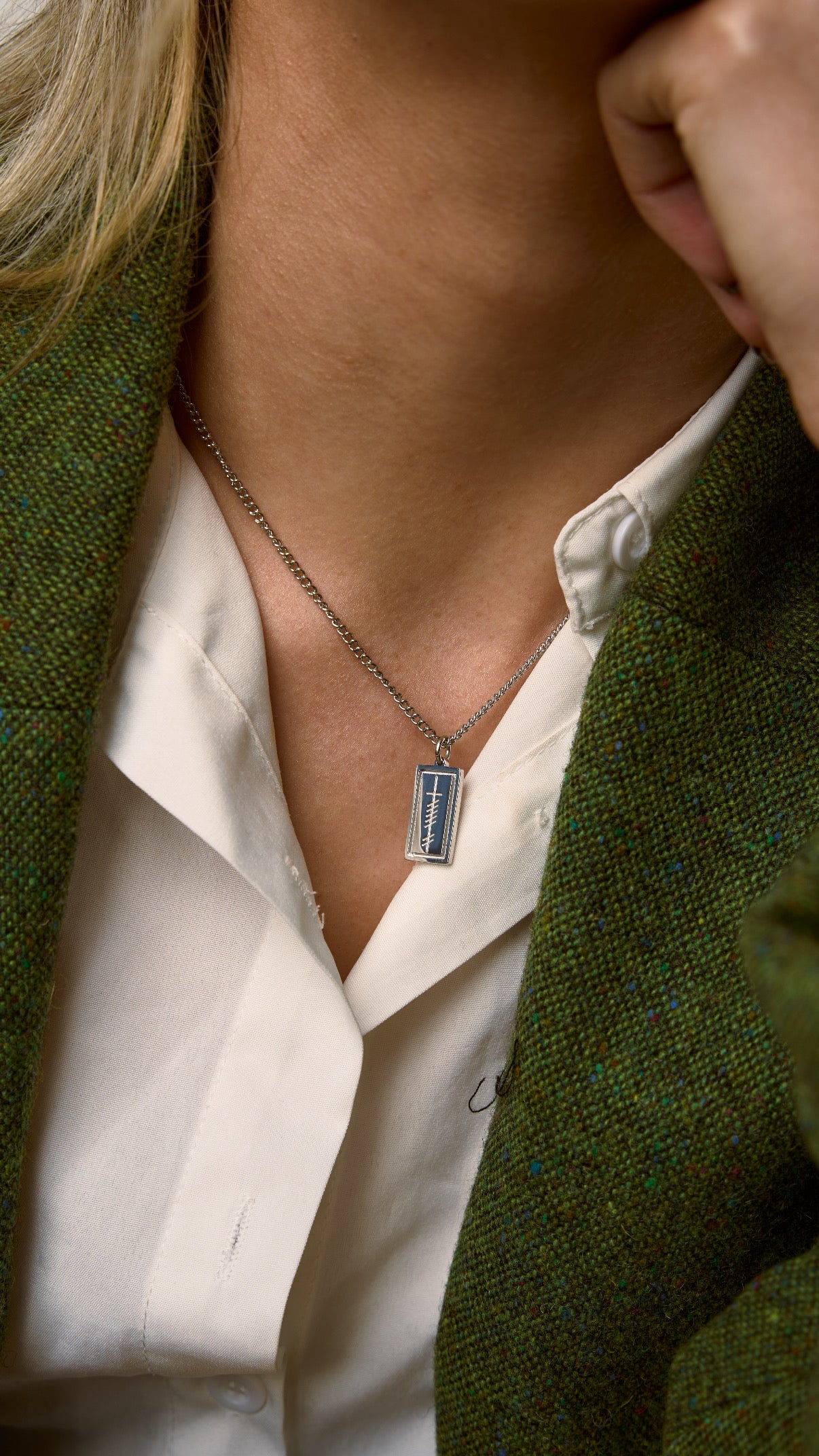 Ogham 'GRÁ' Necklace - Image 3
