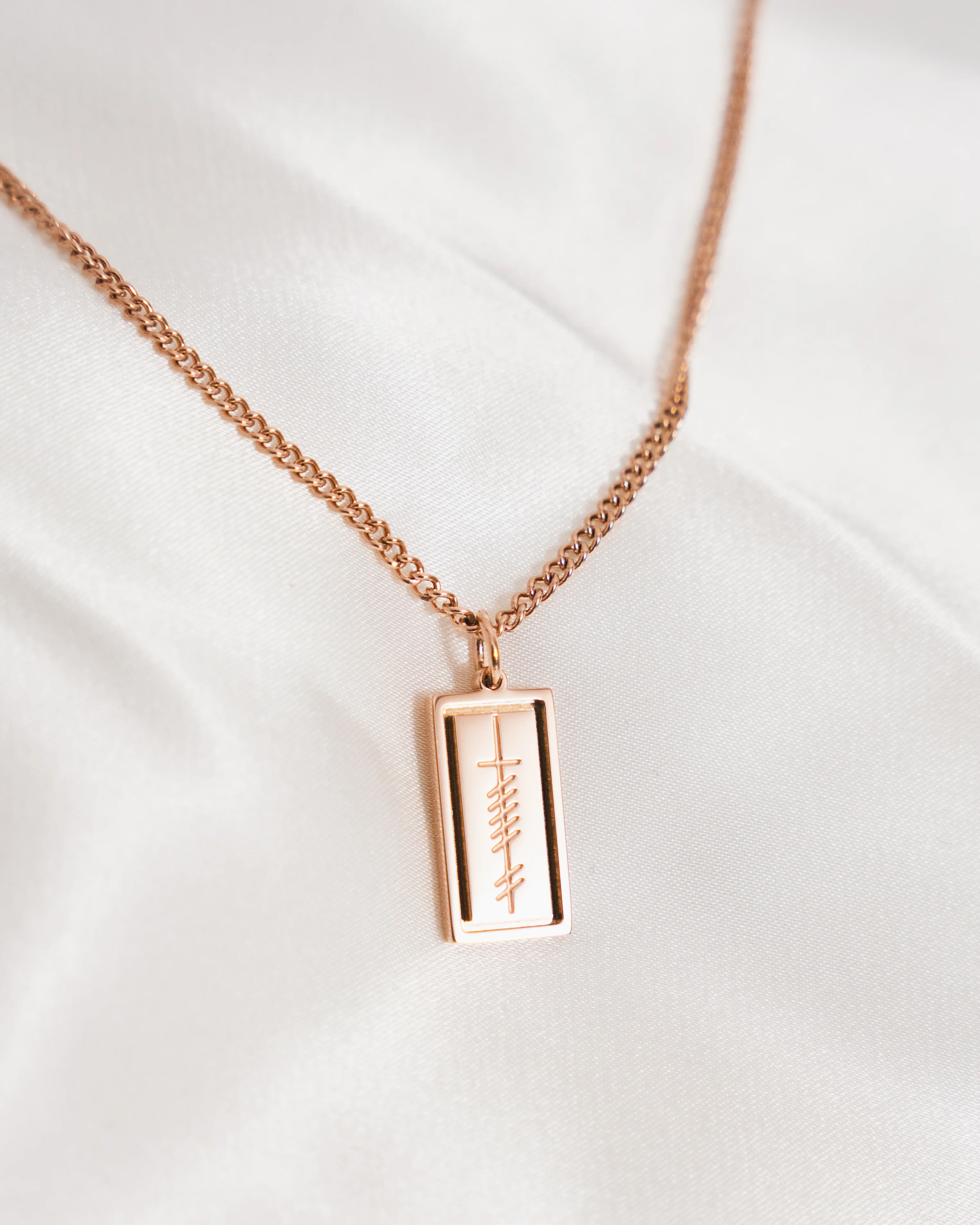 Ogham 'GRÁ' Necklace - Image 4