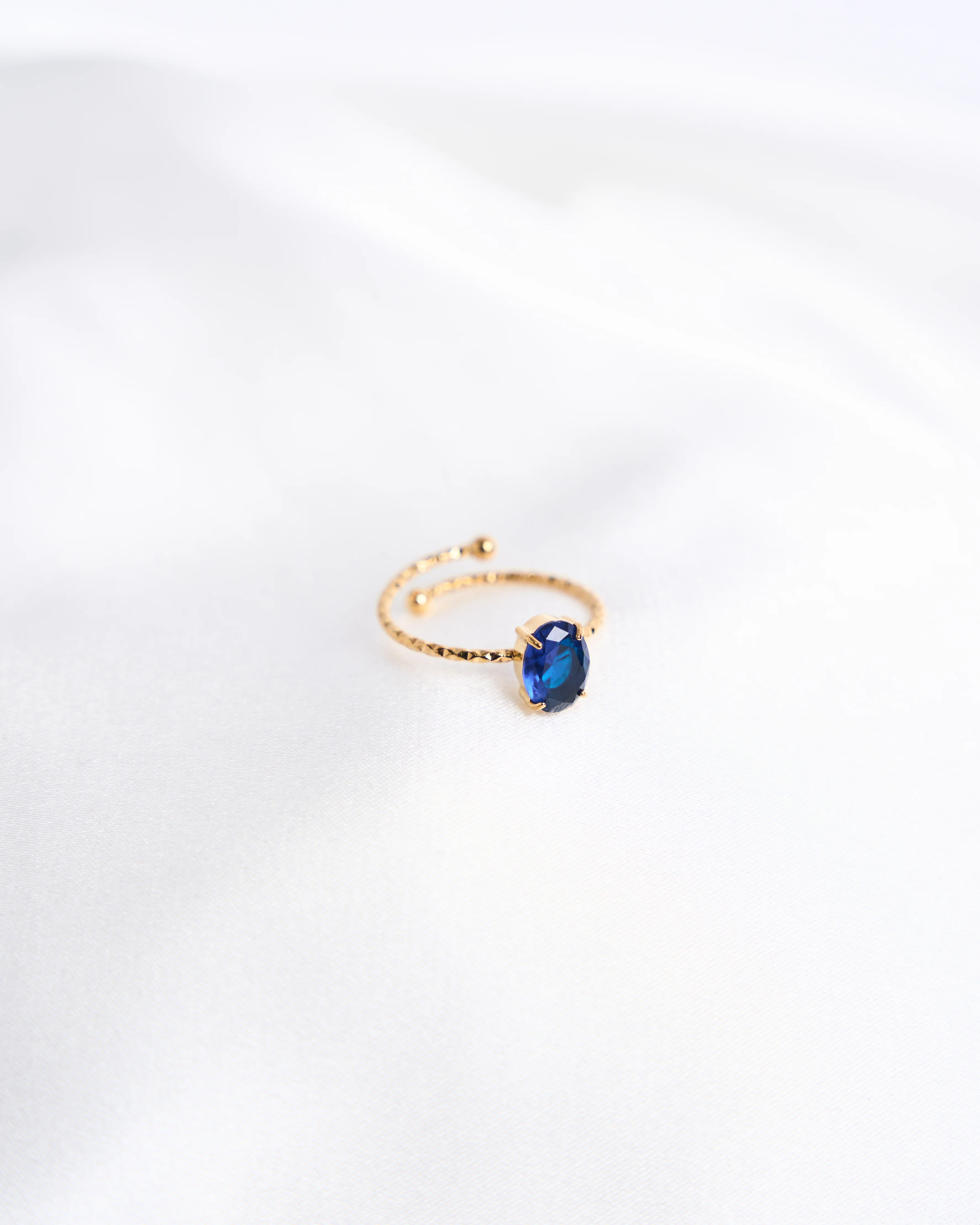 Oval Gemstone Ring - Image 2