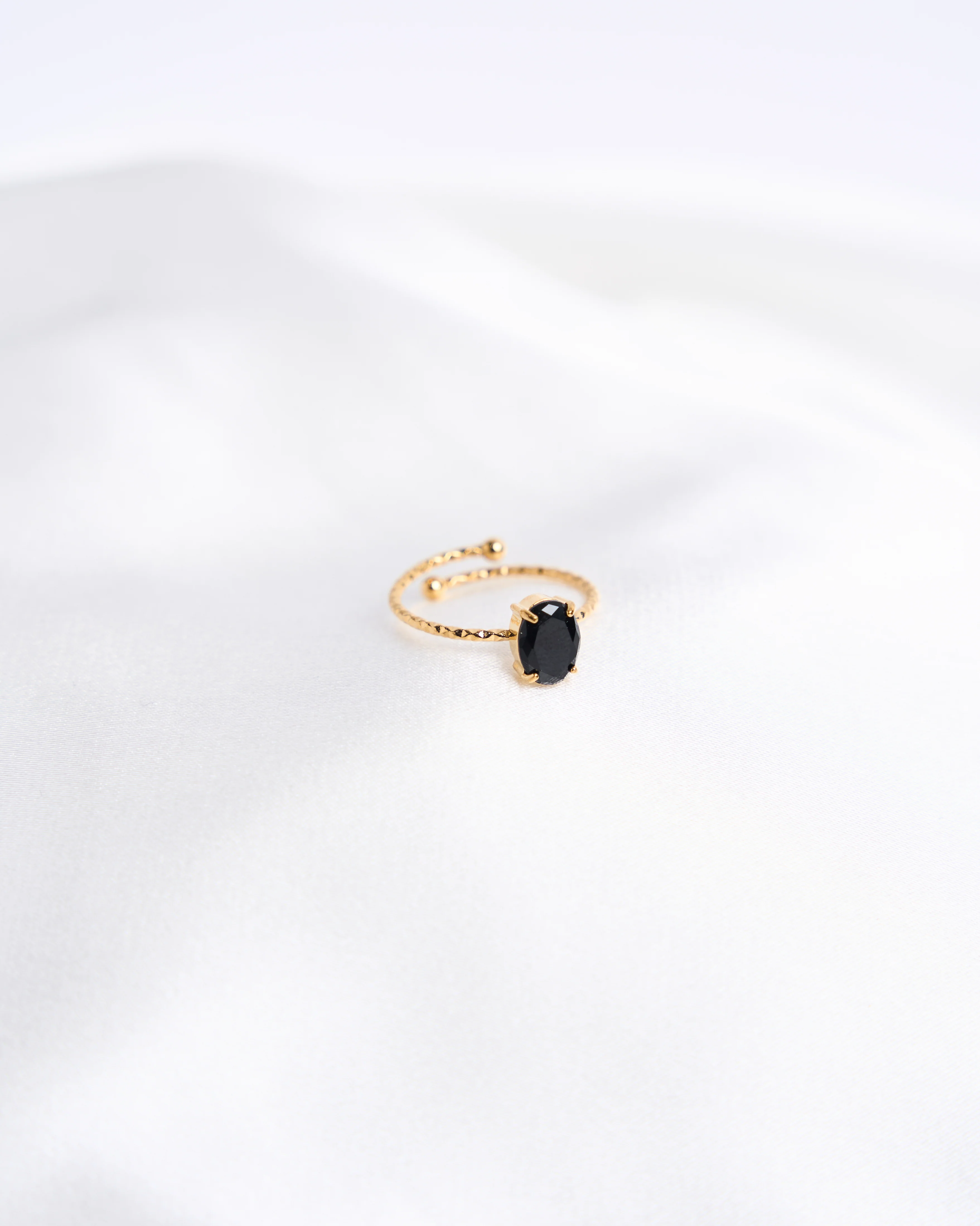 Oval Gemstone Ring - Image 3