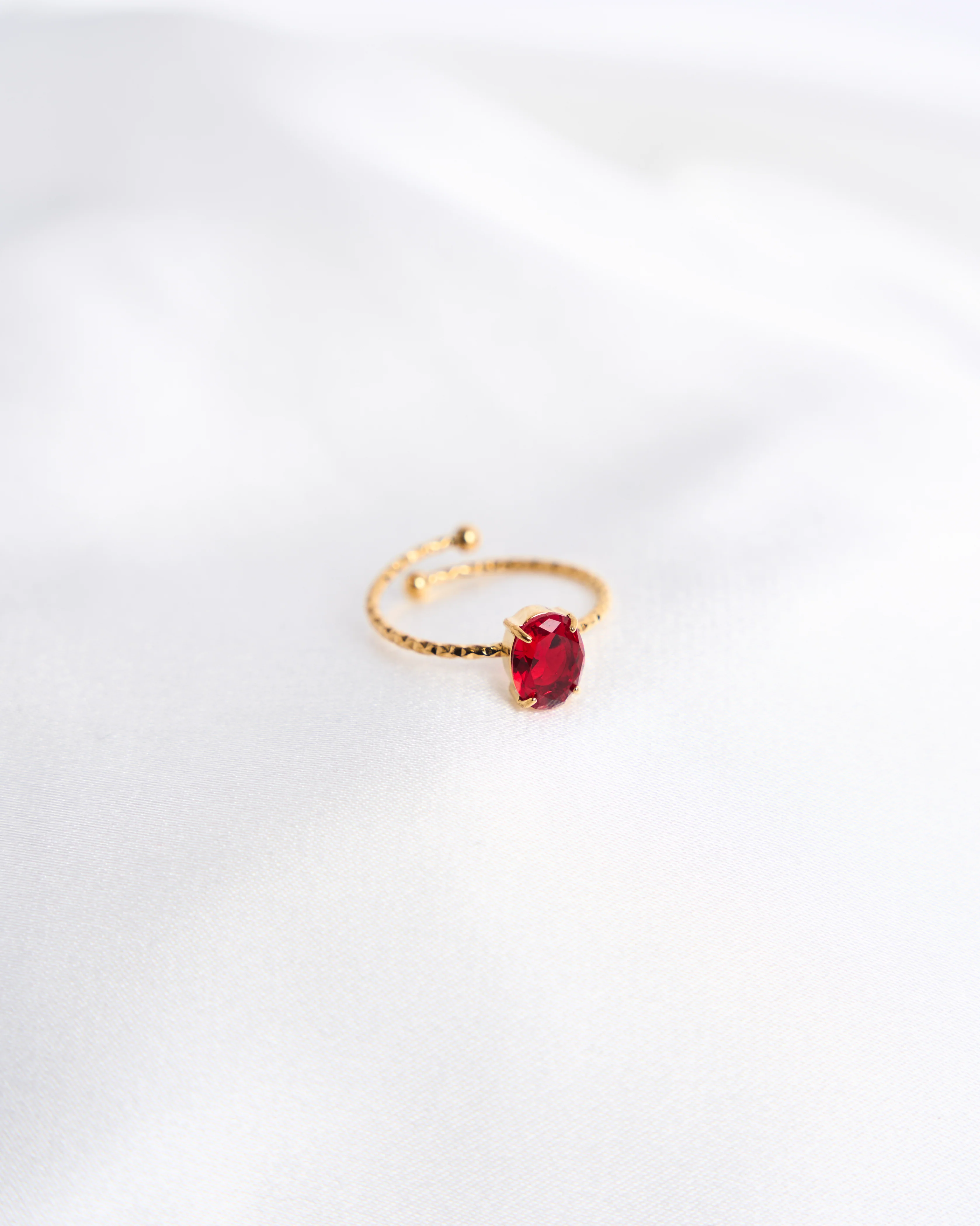 Oval Gemstone Ring - Image 4
