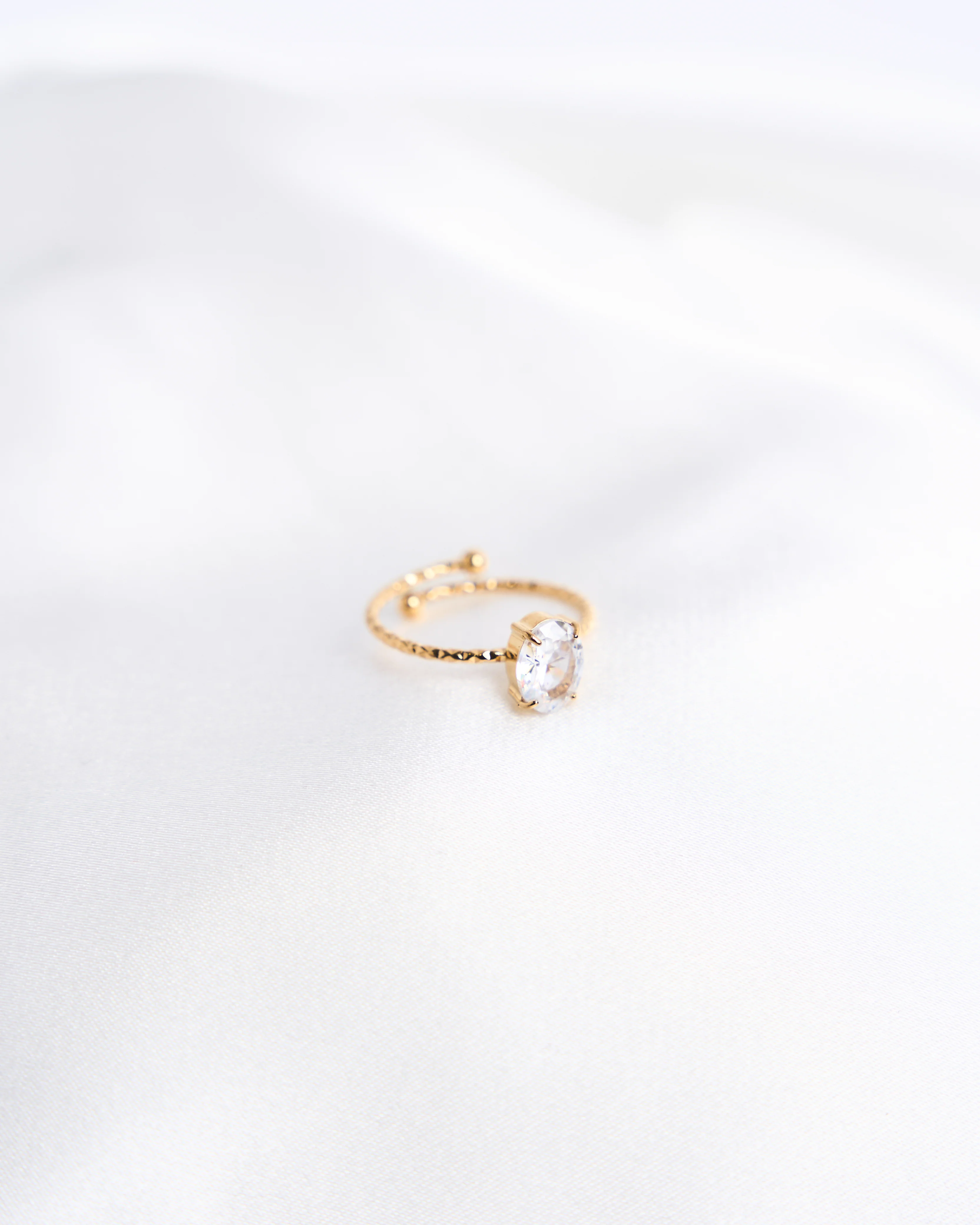 Oval Gemstone Ring - Image 5