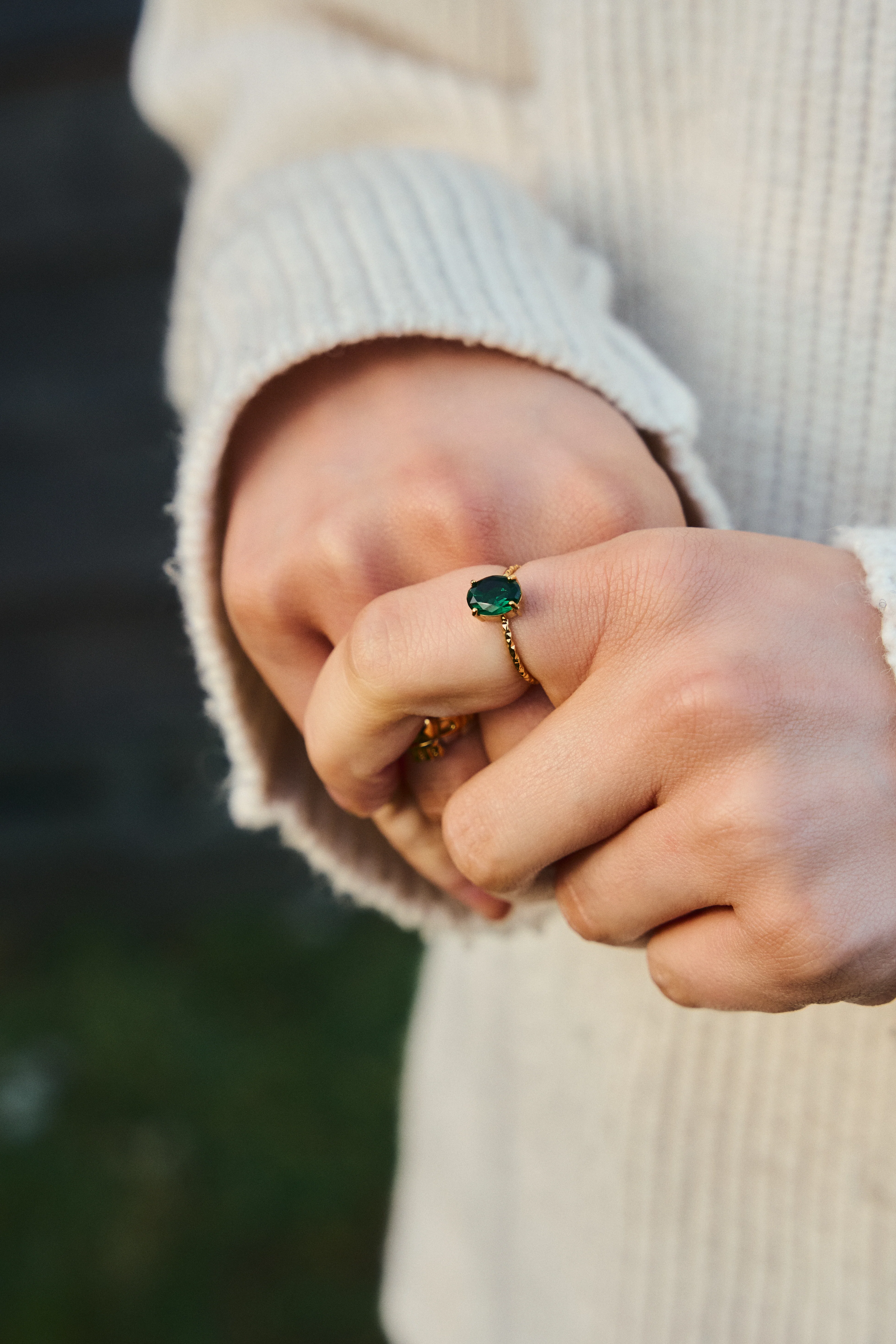 Oval Gemstone Ring - Image 6