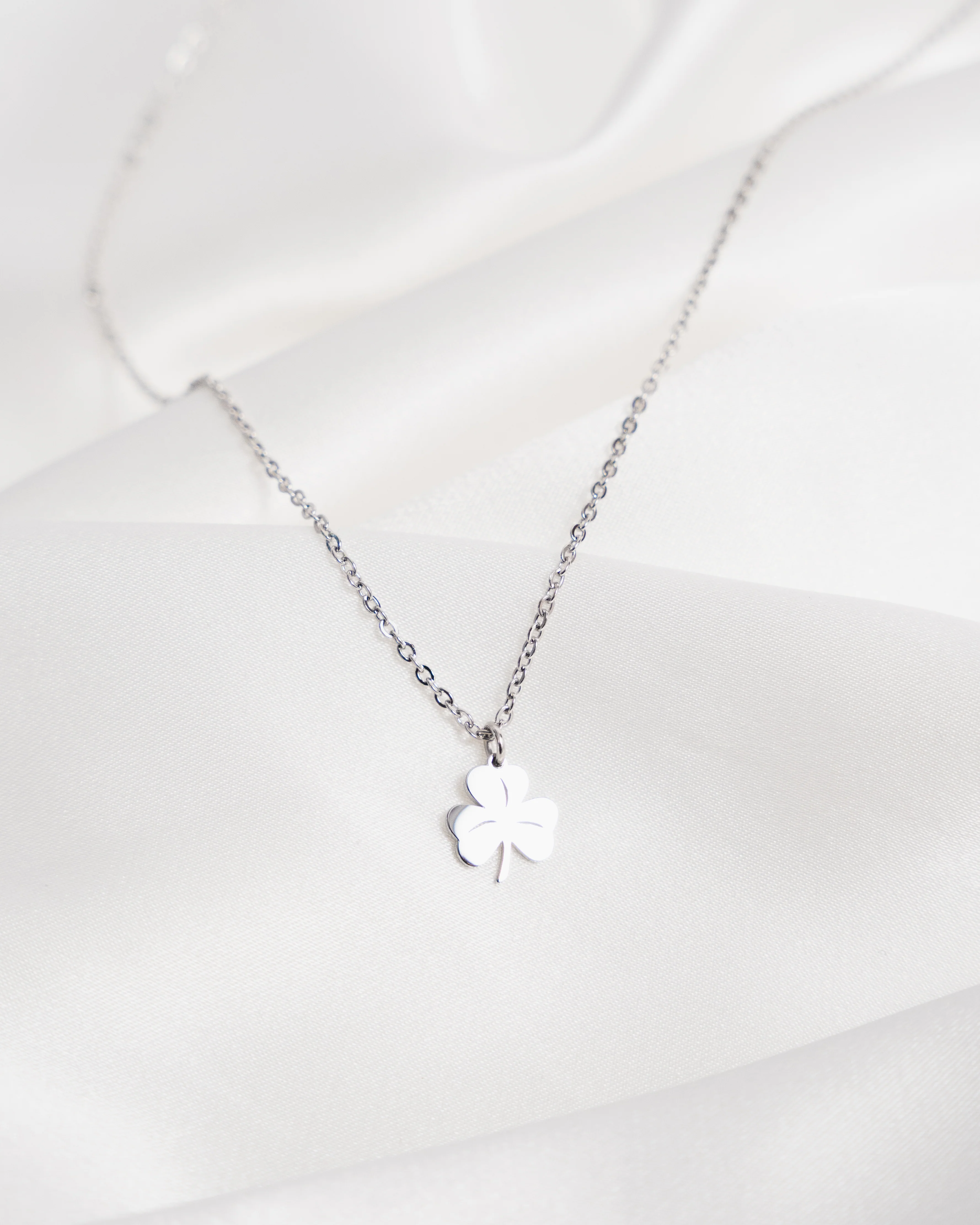 Shamrock Pendant Necklace - Image 3